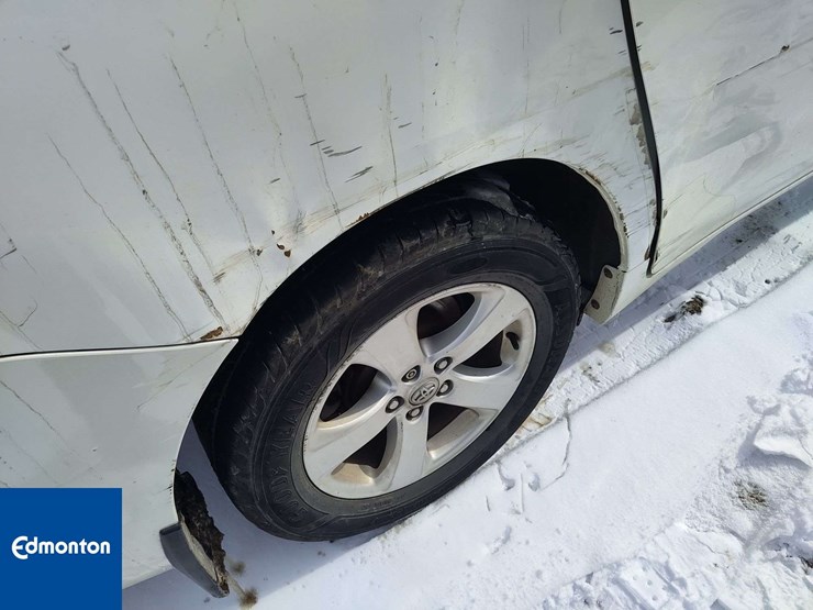 2013-toyota-sienna-image-8