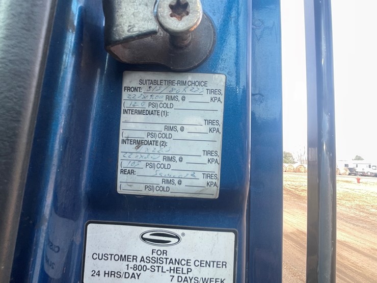 #242-•-2000-sterling-truck-tractor-(has-mn-title)-(mora,-mn)-image-57