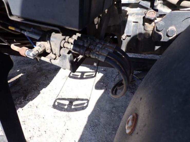 2012-new-holland-t4.75-image-57