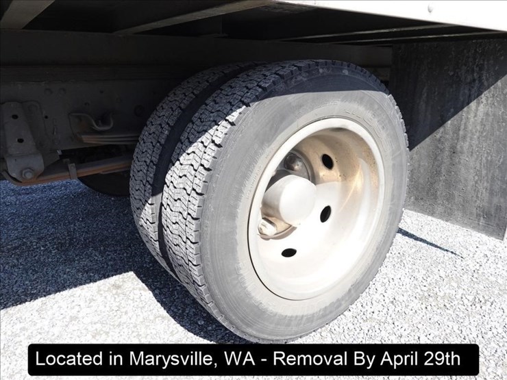 2013-isuzu-nqr-image-13