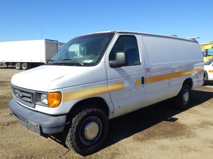 2006-ford-econoline-350-image-2