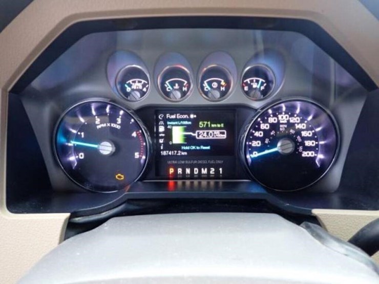 2015-ford-f450-lariat-image-12