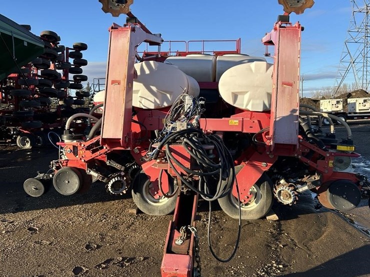 2009-white-8516-image-2