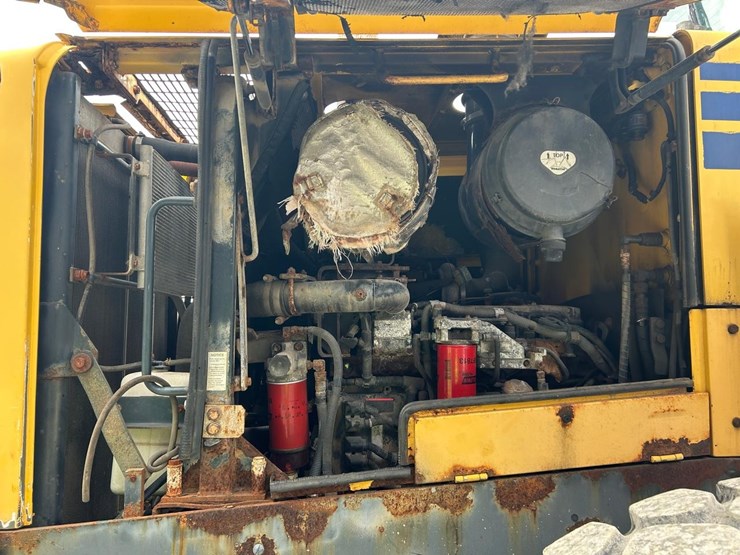 komatsu-wa380-6-image-13