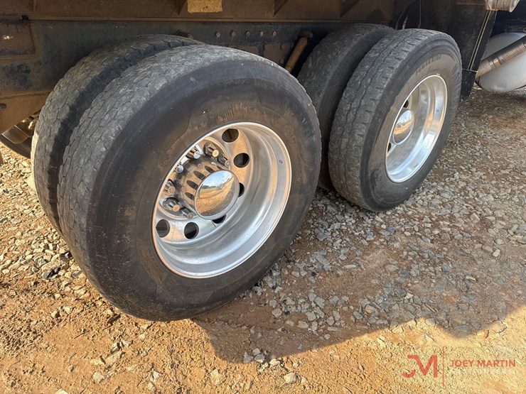 1999-peterbilt-357-image-13