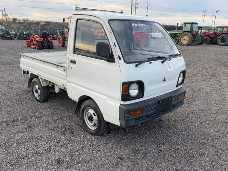 #3085-•-1992-mitsubishi-mini-truck-image-3