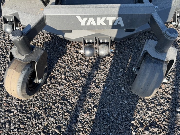 #4037-•-yakta-yxr-120-zero-turn-mower-image-4
