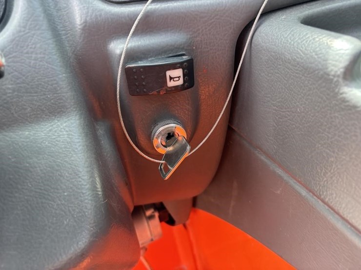 2017-jlg-g5-18a-image-28