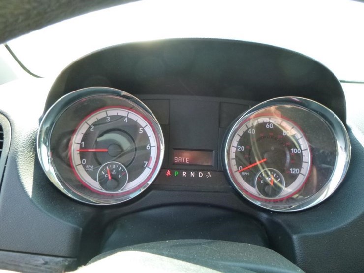 2014-dodge-grand-caravan-image-15