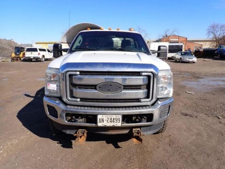 2016-ford-f350-xlt-image-2