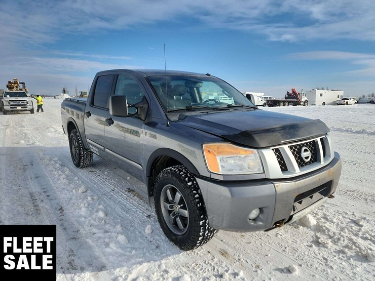 2014-nissan-titan-image-2