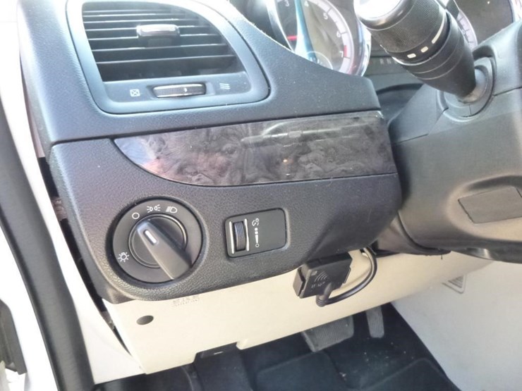 2014-dodge-grand-caravan-image-16