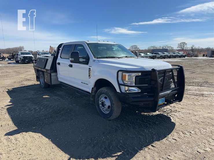 2021-ford-f350-xl-image-3