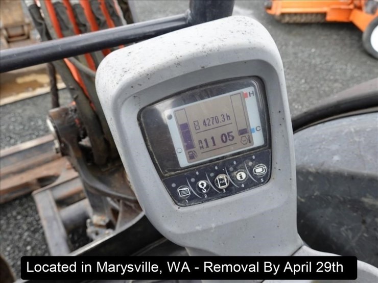 2016-kubota-kx040-4-image-13