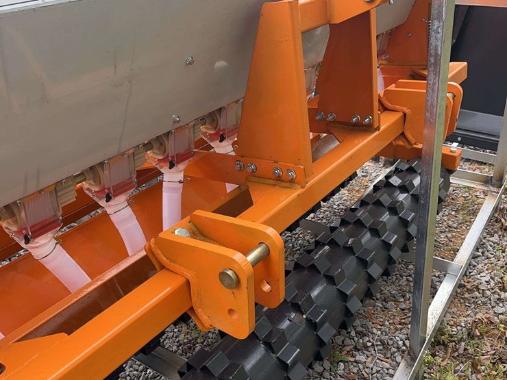 land-honor-no-till-seed-drill-for-tractor-or-skid-steer,-72"-image-2