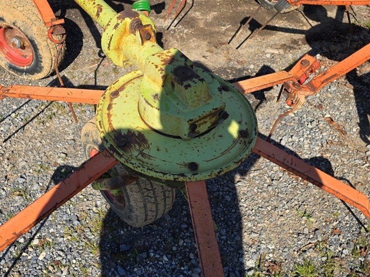 claas-volto-740-image-5