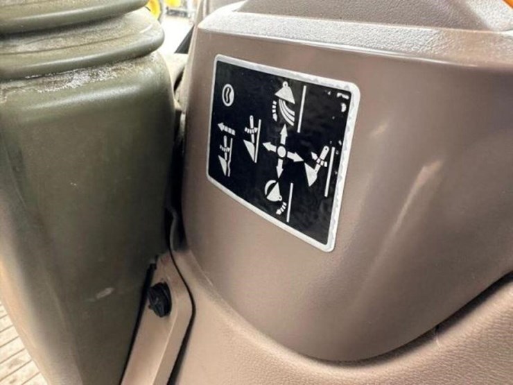 2020-john-deere-6130m-image-19