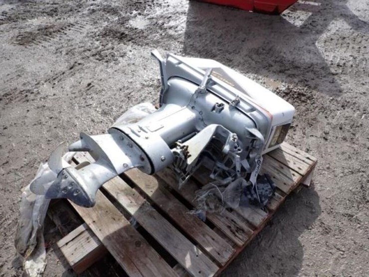 evinrude-lark-ii-40-outboard-motor-image-1