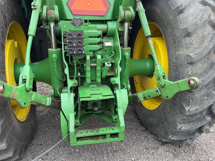 john-deere-8300-image-10