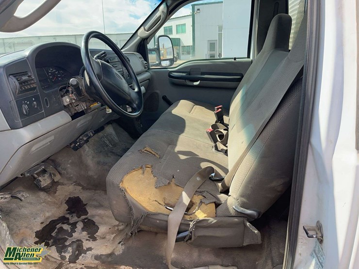 2006-ford-f450-image-13