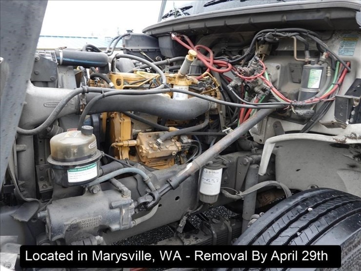 2003-freightliner-fl80-image-19