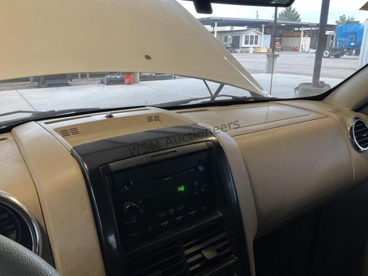 2007-ford-explorer-xlt-image-18