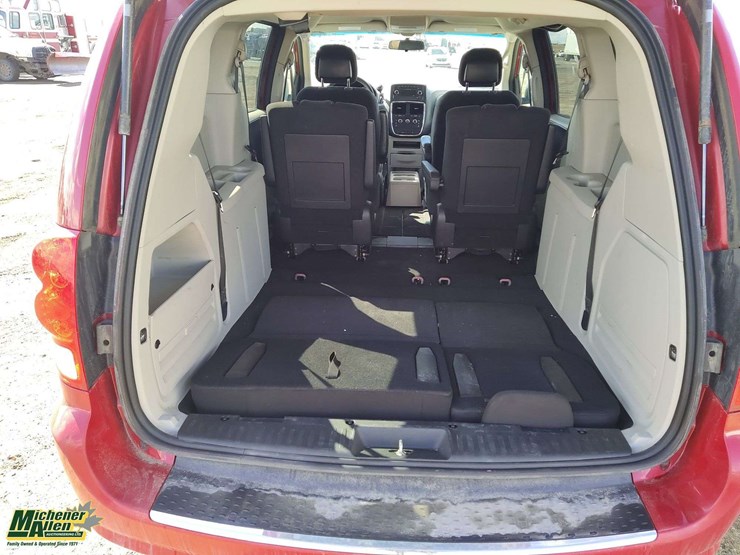 2013-dodge-grand-caravan-se-image-12