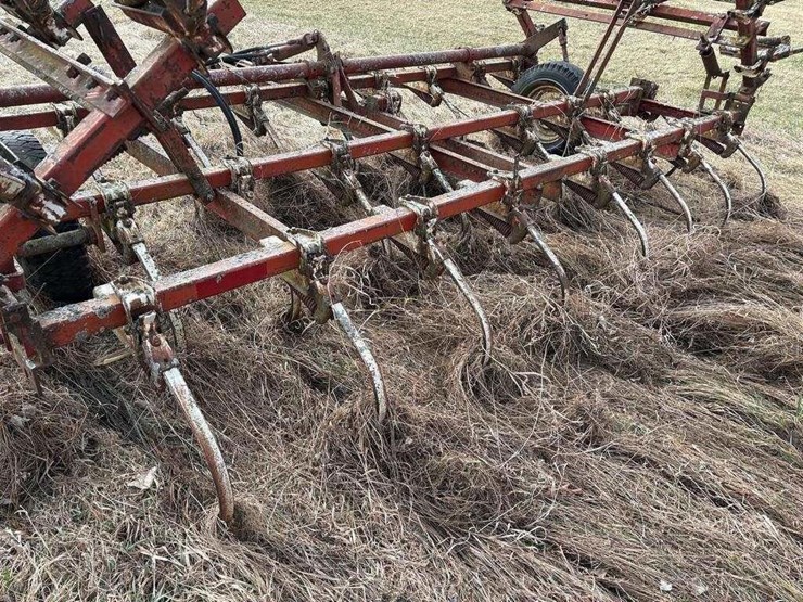 international-19'-field-cultivator-image-4