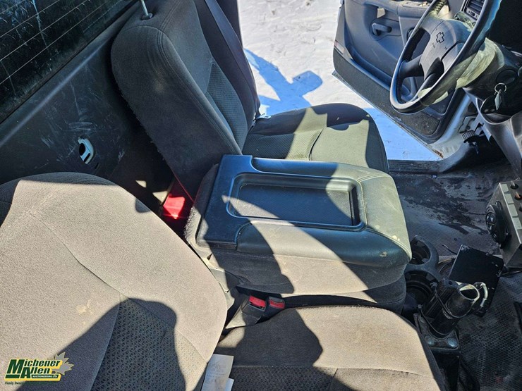 2005-chevrolet-silverado-2500hd-image-25