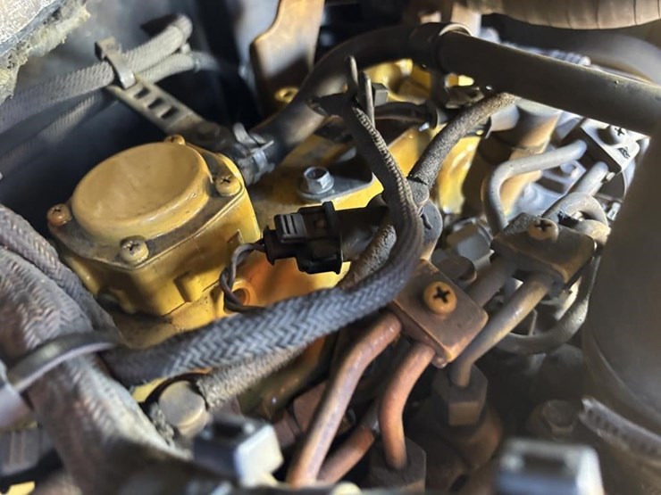 2015-caterpillar-305.5e2-cr-image-55