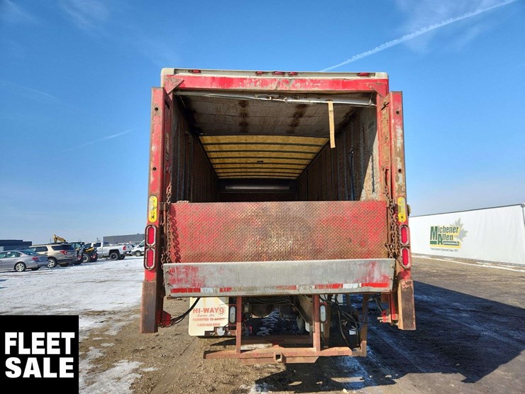 2006-international-durastar-4300-image-9