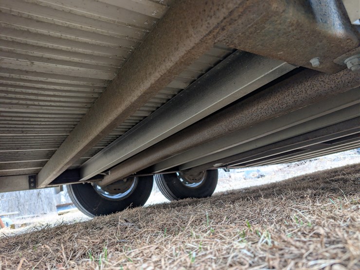 #282-•-2015-featherlite-29'-aluminum-gooseneck-horse-trailer-(wi-title)-(ridgeland,-wi)-image-46