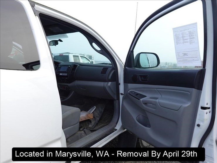 2014-toyota-tacoma-image-24