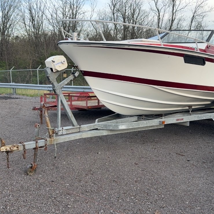 #4009 • 1979 DYNAMAGLES 21' BOAT