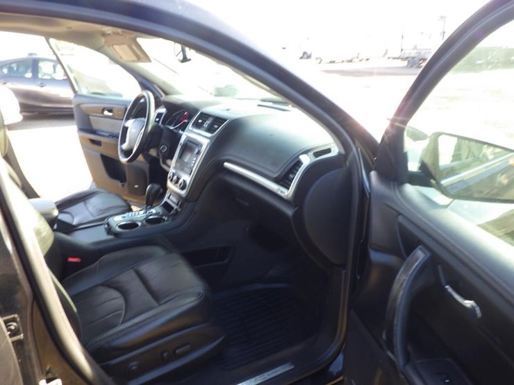 2013-gmc-acadia-image-6