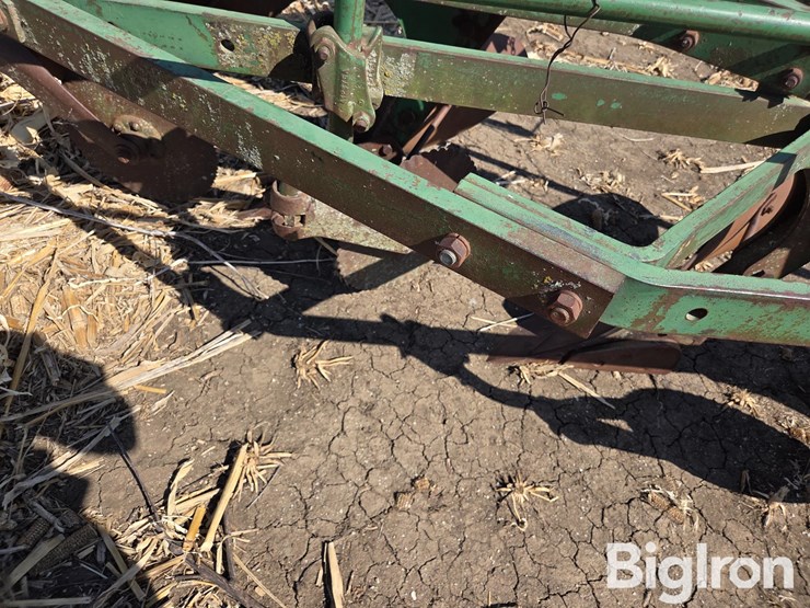 john-deere-plow-image-13