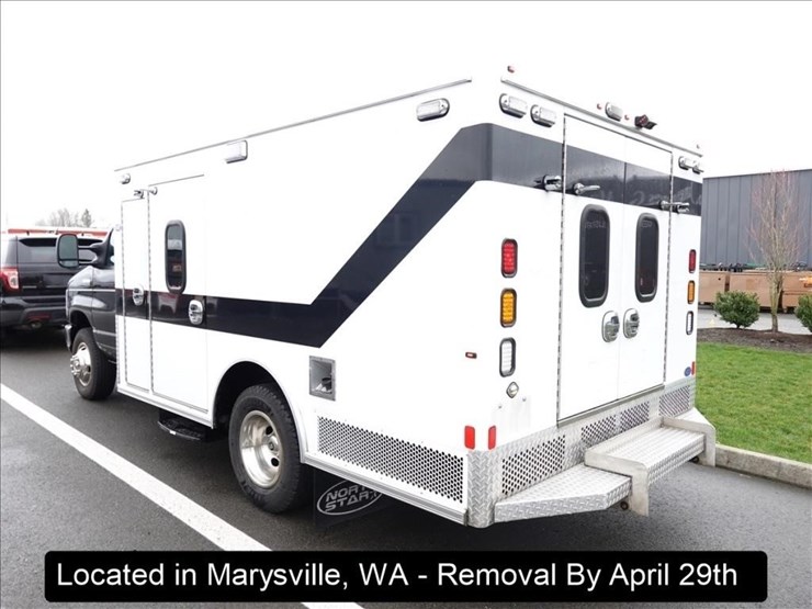 2015-ford-e350-image-8