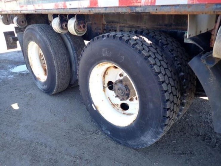 2001-freightliner-fld112-image-57