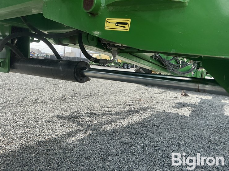 anderson-rbm1400-round-baler-accumulator/mover-image-9