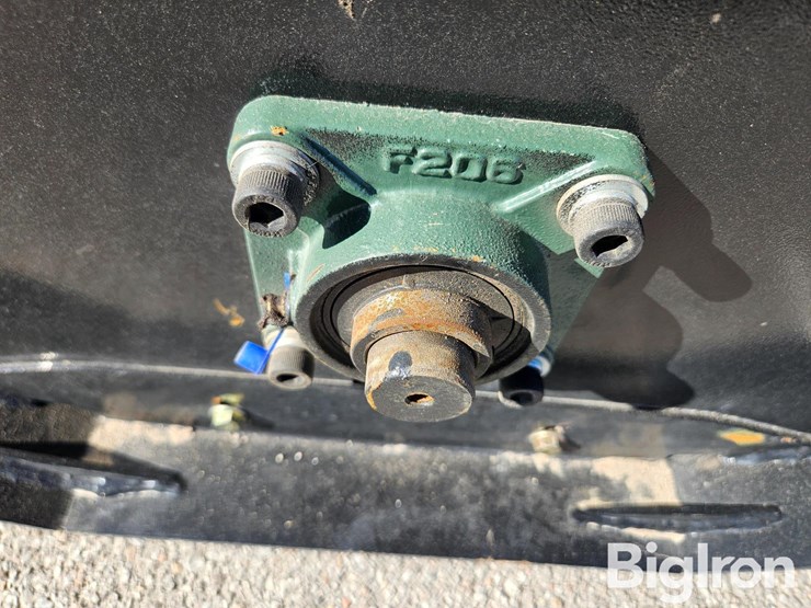 2025-massey-ferguson-730-image-12