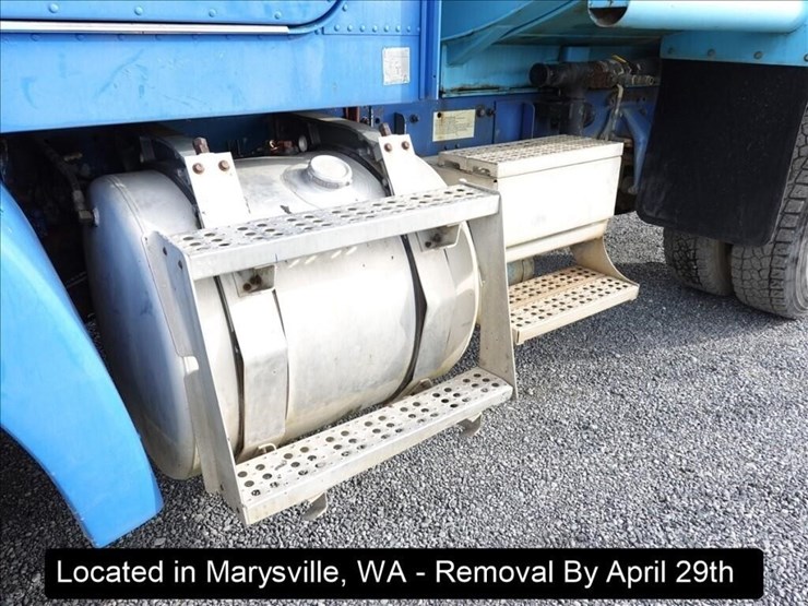 1993-freightliner-fld112-image-29