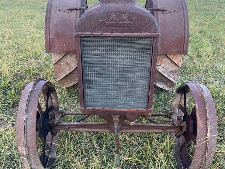 1924-fordson-tractor-image-8
