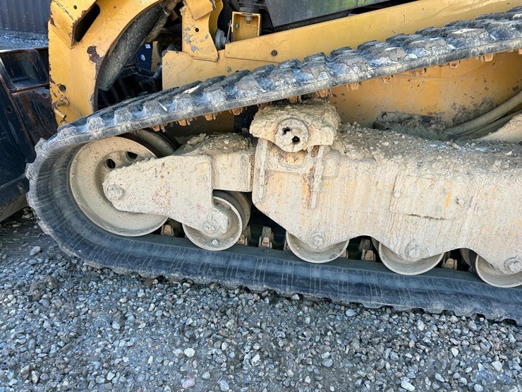 2015-caterpillar-299d-image-18