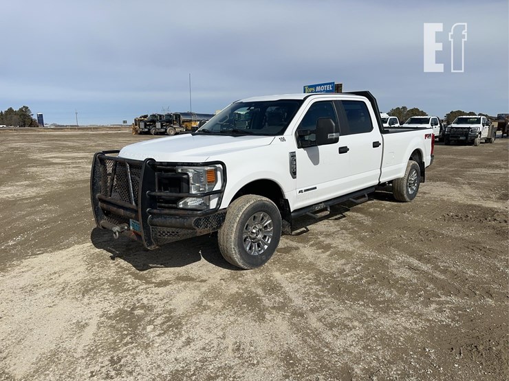 2020-ford-f350-xl-image-1