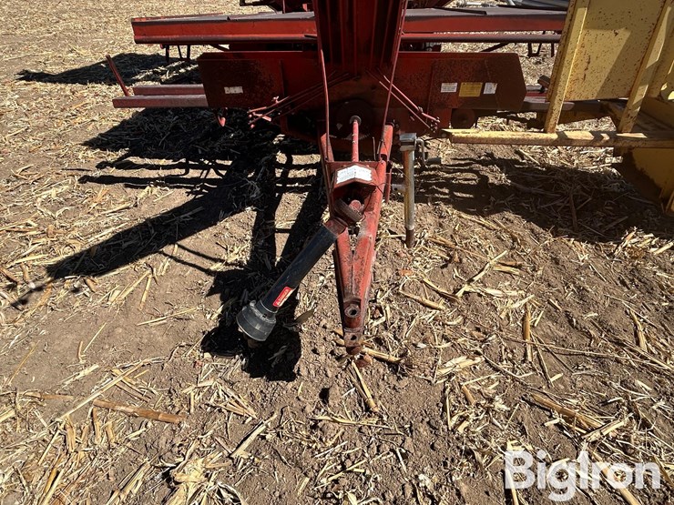 new-holland-1033-image-10