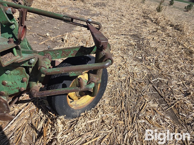 john-deere-plow-image-9