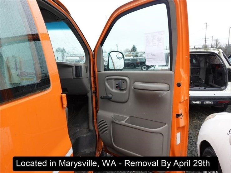 2001-chevrolet-3500-image-21