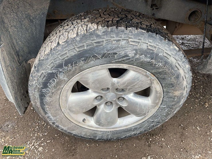 2004-dodge-ram-1500-image-11