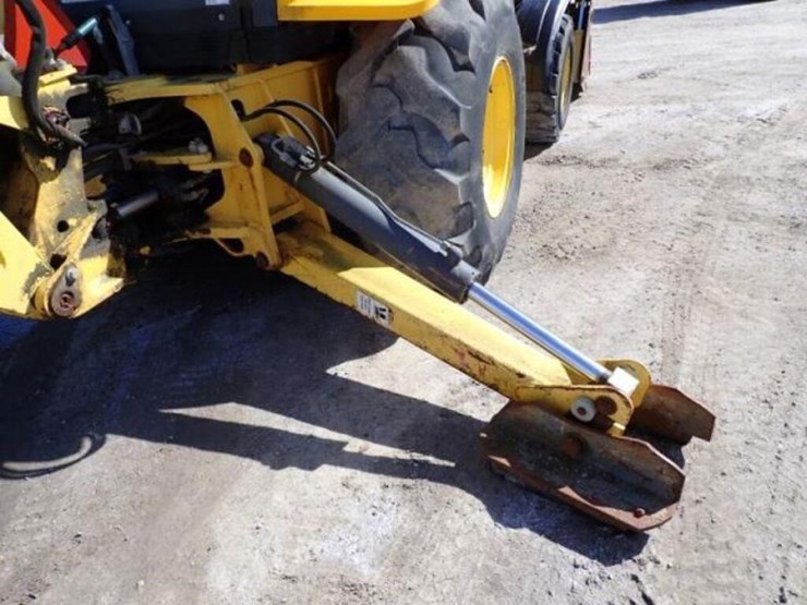 2012-new-holland-b95b-image-54