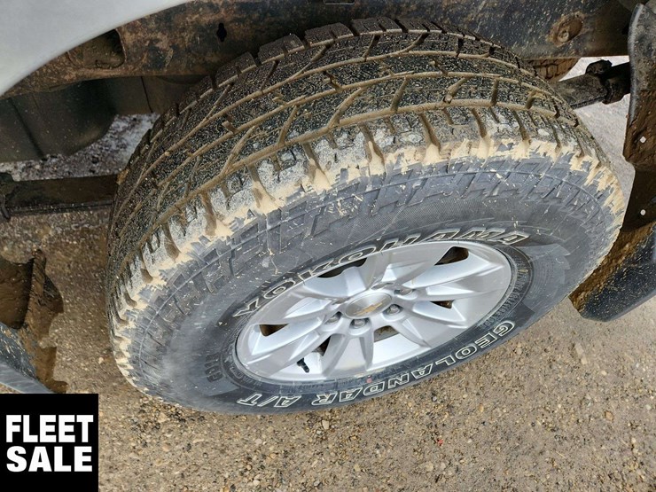 2023-chevrolet-silverado-1500-image-11